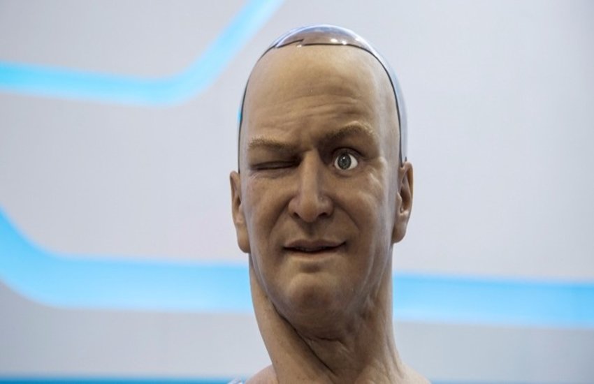 वैज्ञानिकों ने बनाया दुनिया का पहला कम्प्यूटर नेता (फोटो सोर्स- REUTERS)