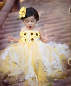 धोनी की बेटी जीवा ने दिया सेल्फी के लिए पोज, वायरल हुआ वीडियो