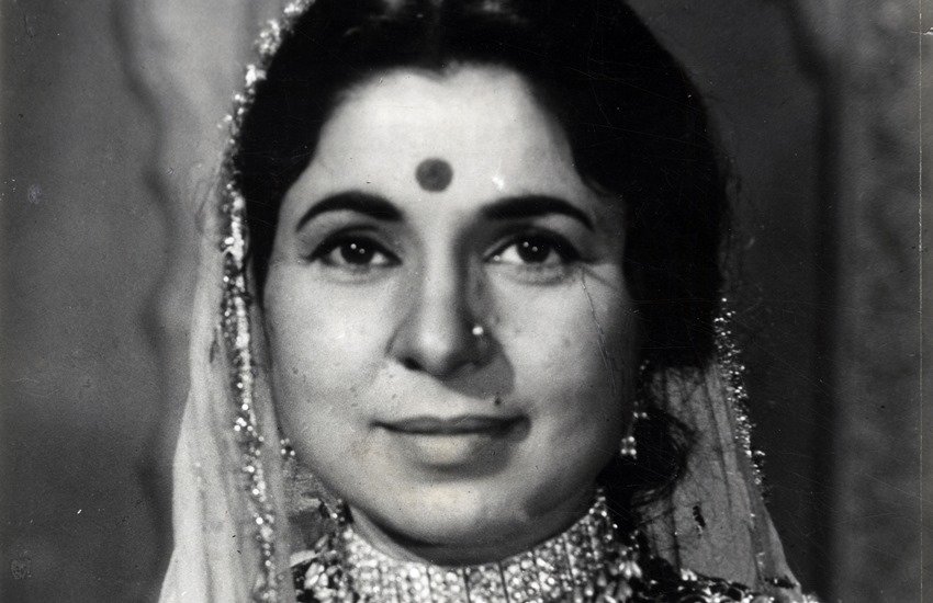 Bollywood actors, Bollywood celebrity, bollywood actors died poor, bollywood actors died in loneliness, bollywood actors died with no money, forgotten bollywood actor, Meena Kumari, Actress Meena Kumari, parveen babi, Actress parveen babi, ak hangal, Actor ak hangal, bhagwan dada, jansatta