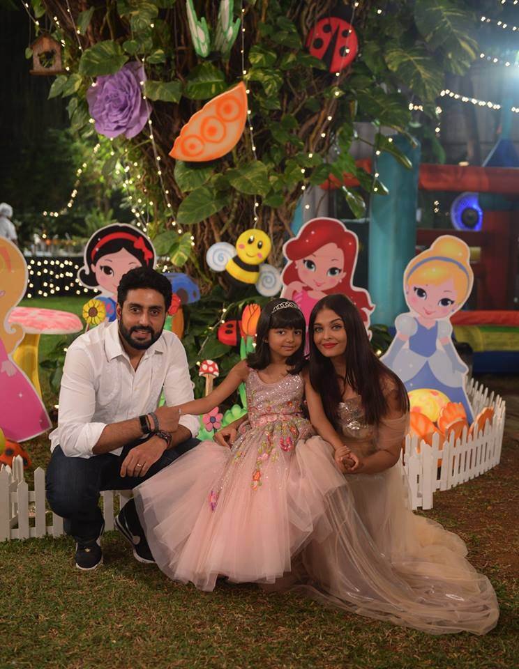 aaradhya bachchan, aaradhya bachchan birthday cake, jaya bachchan, aaradhya bachchan birthday party, aishwarya rai bachchan, shah rukh khan, abram, abhishek bachchan, aaradhya bachchan birthday party inside photos, amitabh bachchan