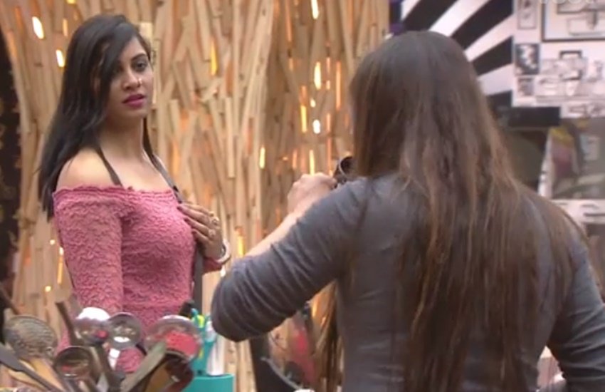 Arshi Khan, Hot Arshi Khan, Arshi in towel, unseen Arshi Khan, Arshi Khan Photos, Akaash Dadlani, shilpa shinde, vikas gupta, hina khan , luv tyagi, priyank sharma, arshi khan, puneesh, akash dadlani, shilpa shinde, vikas gupta, hina khan , luv tyagi, priyank sharma, arshi khan, puneesh, bandgi, bigg boss 11, bigg boss season 11, bigg boss, bigg boss news, bigg boss 11 full episode, jansatta