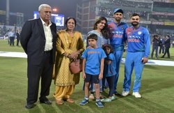 मैच के बाद नेहरा के मां-बाप का आशीर्वाद लेने क्यों पहुंचे विराट कोहली