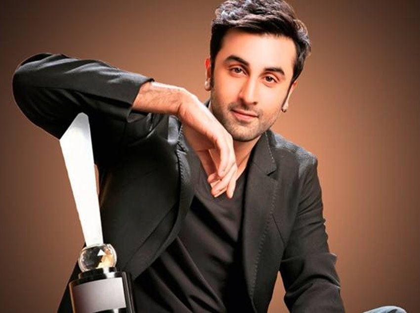 Low IQ Actors, Dumb Actresses, Dumb Actors, Actors Gave Stupid Replies, Alia Bhatt, Ranbir Kapoor, Vivek Oberoi, Bipasha Basu, Sonam Kapoor, Kareena Kapoor, Bollywood News in Hindi