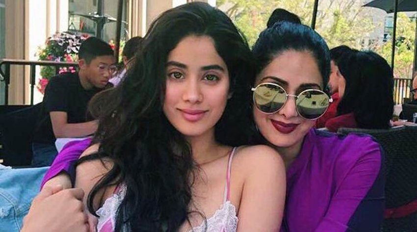 Actresses Who Were Pregnenet, Pregnenet Actresses, Actresses Who Worked Pregnenet, Kareena Kapoor Khan, Veere Di Wedding, Juhi Chawla, Aamdani Atthani Kharchaa Rupaiyaa, Jhankaar Beats, Sridevi, Judaai, Jaya Bachchan, Sholay, Kajol, We Are Family, Entertainment News, Bollywood News