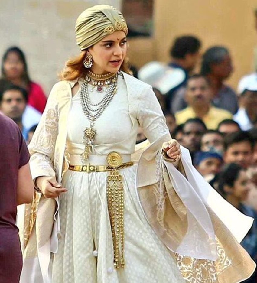Bollywood Mad Fans, Bollywood Star Fans, Bollywood Maniac Fans, Most Crazy Bollywood Fans, Crazy Salman Khan Fans, Hritik Roshan Fans, Crazy Fans, Kangana Ranaut, Amitabh Bachan, Amitabh Bachan Crazy Fans, Deepika Padukone Mad Fans, Aishwarya Rai, Priyanka Chopra, Kareena Kapoor Khan