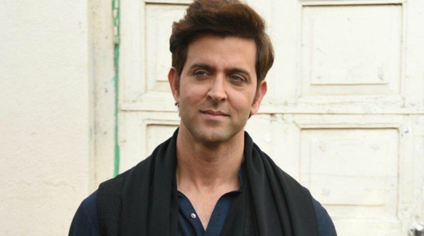Bollywood Mad Fans, Bollywood Star Fans, Bollywood Maniac Fans, Most Crazy Bollywood Fans, Crazy Salman Khan Fans, Hritik Roshan Fans, Crazy Fans, Kangana Ranaut, Amitabh Bachan, Amitabh Bachan Crazy Fans, Deepika Padukone Mad Fans, Aishwarya Rai, Priyanka Chopra, Kareena Kapoor Khan