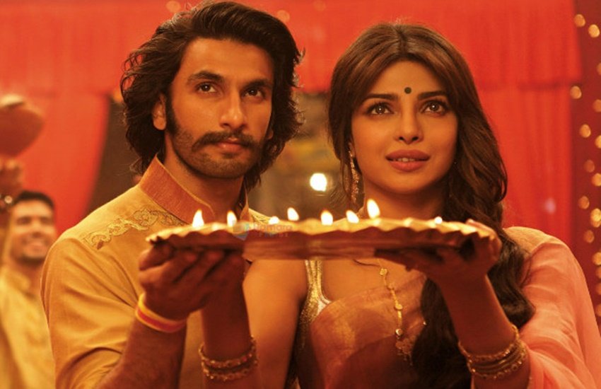 bollywood actor, Siblings, on screen Siblings, on screen lovers, Aishwarya Rai Bachchan, Shah Rukh Khan, Juhi Chawla, Sanjay Suri, Priyanka Chopra, Ranveer Singh, Kareena Kapoor, Tusshar Kapoor, Deepika Padukone, Arjun Rampal, Akshay Kumar, Deepika Padukone, John Abraham, entertainmnet, jansatta