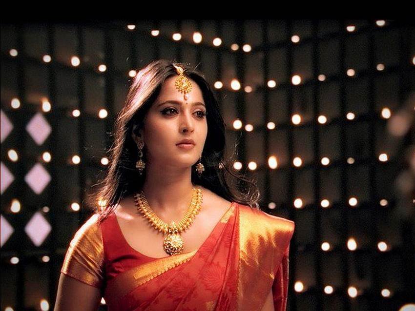Anushka Shetty Husband prabas, anushka shetty, happy birthday anushka shetty, anushka shetty birthday, anushka shetty age, anushka shetty date of birth, baahubali, baahubali actor, baahubali devsena, anushka shetty films, vedam, arundhati, billa, inji Iduppazhagi, Deiva Thirumagal, anushka shetty Superhit movies, anushka shetty birthday, anushka shetty hot pics, anushka shetty cars collection, anushka shetty ads, anushka shetty latest photos, anushka shetty love life