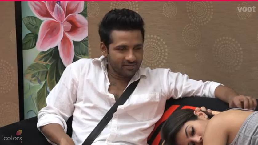 bigg boss, bigg boss 11, Bandgi Kalra, Puneesh Sharma, Bandgi Kalra bigg boss, Puneesh Sharma bigg boss, Punish, bandgi, punish bandgi love, punish bandgi kiss, punish bandgi affair, bigg boss season 11, bigg boss news