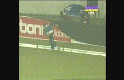 VIDEO: जब दर्शकों के बीच मैदान पर ही खिसक गई विराट कोहली की पैंट, शर्म से चेहरा हो गया था लाल