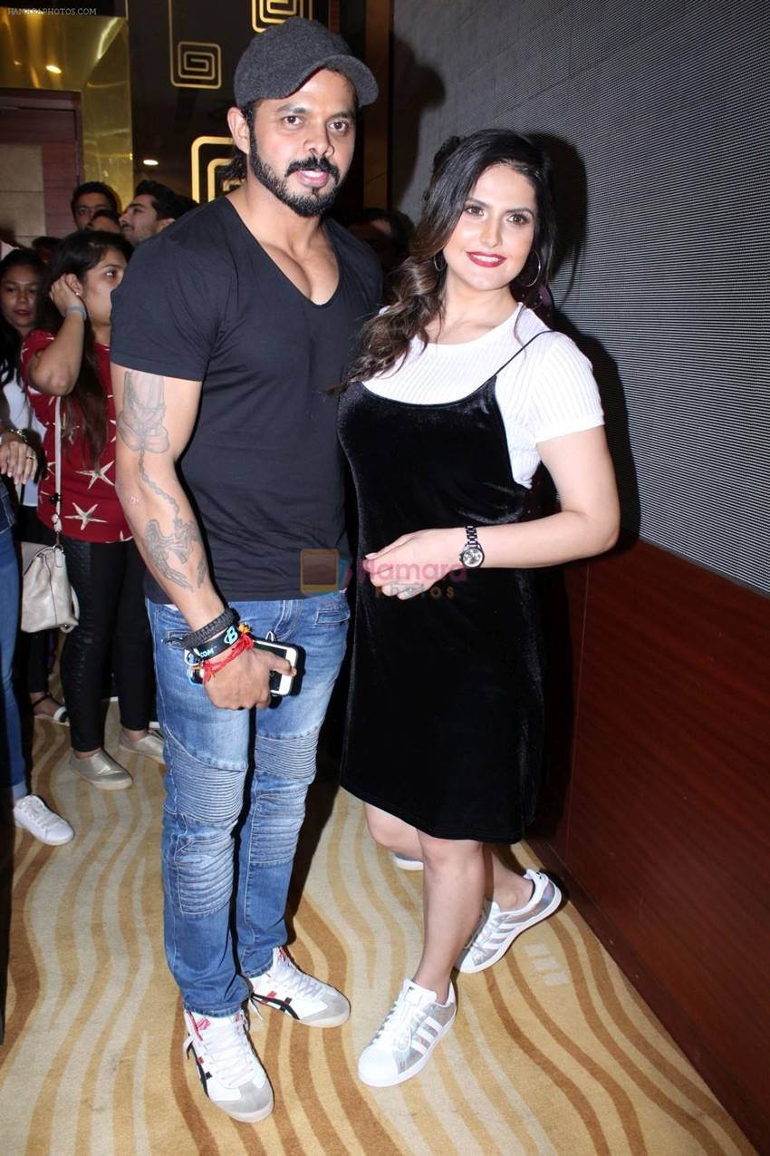 zarine khan, gautam rode, aksar 2, zarine khan movie, zarine khan body shame, zarine khan movie, aksar 2 movie, zarimne khan challenges, zarine romantic scenes, hindi news, entertainment, jansatta, zarine khan sexy pics, zarine khan hot, zarine khan bold photos, zarine khan intimate scenes