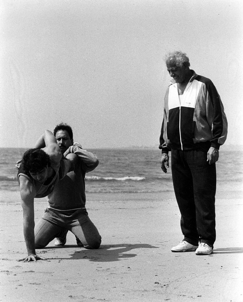 Dara Singh, Dara Singh Movies, Dara Singh TV Shows, Dara Singh in Ramayana, Dara Singh Fight with King Kong, Dara Singh Wrestling Video, Dara Singh Unknown Facts, Dara Singh Interesting Facts, Dara Singh Diet, Dara Singh Food, Dara Singh Work Out, Dara Singh Gym, Dara Singh Work Out Schedule, Dara Singh Images