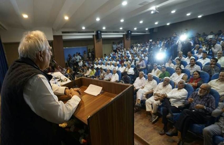 कांग्रेस के वरिष्ठ नेता कपिल सिब्बल ने प्रधानमंत्री नरेंद्र मोदी पर जोरदार हमला किया है। (एक्सप्रेस फोटो)