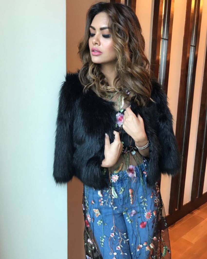 esha gupta, esha gupta hot, esha gupta bold images, esha gupta latest pics, esha gupta gallery, esha gupta movies, esha gupta photos