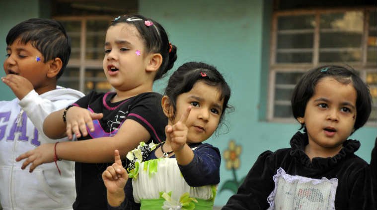 माता-पिता को केवल मेडिकल व इंजीनियरिंग के क्षेत्र में अपने बच्चों का भविष्य सुरक्षित दिखता है। इसके साथ-साथ उनके मन में दिखावे की एक प्रवृत्ति सक्रिय रहती है। 