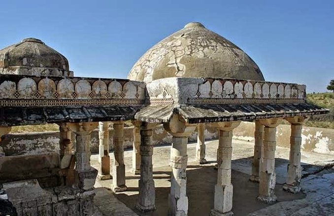 यह है पाकिस्तान का तीसरा सबसे बड़ा मंदिर, कुंए को माना जाता है चमत्कारी