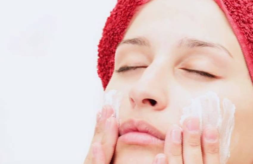 skin moisturising tips, skin moisturising tips in hindi, how to keep skin hydrated naturally, how to keep skin hydrated naturally in winter, kind to skin moisturising facial wash, benefits of skin moisturising, benefits of skin moisturising in hindi, skin moisturisation, skin moisturisation in hindi, skin care tips in hindi, lifestyle news in hindi, jansatta skin moisturising tips, skin moisturising tips in hindi, how to keep skin hydrated naturally, how to keep skin hydrated naturally in winter, kind to skin moisturising facial wash, benefits of skin moisturising, benefits of skin moisturising in hindi, skin moisturisation, skin moisturisation in hindi, skin care tips in hindi, lifestyle news in hindi, jansatta