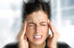 क्या शारीरिक संबंध बनाने से होती है सिर में दर्द की समस्या? यहां पढ़ें जवाब