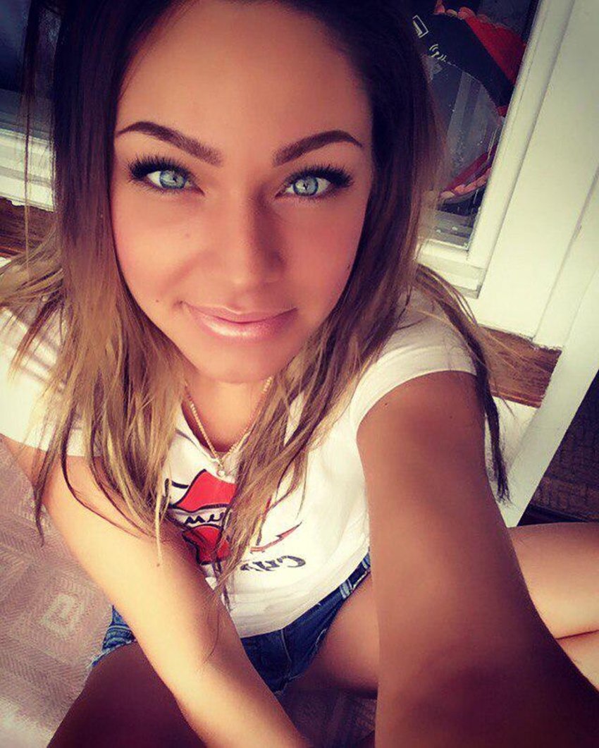 Viktoria Demeshkina, Sexiest School Teacher, Teacher Got Sacked, Hot School Teacher, School Teacher Controversy, Weird News, Khabar Zara Hatke, Entertainment News, Jansatta