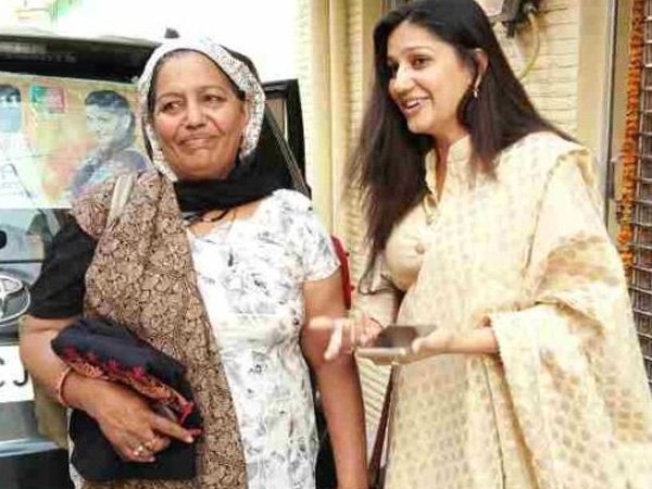 Sapna Choudhary photos, Sapna Choudhary mother, Sapna Choudhary personal life issue, Sapna Choudhary safe sex knowledge, Sapna Choudhary pics, Sapna Choudhary latest photos, Sapna Choudhary jansatta, Sapna Choudhary gallery, Sapna Choudhary, Bigg Boss Eviction, Bigg Boss, Bigg Boss season 11, television, entertainment, Bigg Boss contestant, Salman Khan,