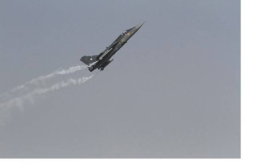 Glide Bomb, Testing of Glide Bomb, Successfully Testing the Glide Bomb, Armed Forces, indian Armed Forces, Armed Forces with Glide Bomb, Handed Over to Armed Forces, Handed Over Glide Bomb, National news