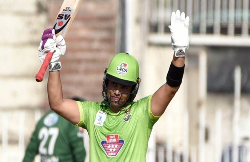 पाकिस्तान क्रिकेट टीम के बल्लेबाज कामरान अकमल। (फोटो सोर्स ट्विटर)