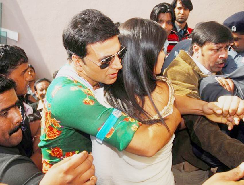 bollywood actress harrsaed from crowd, bollywood actress harrsaed by fans, Sushmita Sen,Deepika Padukone,Sonam Kapoor,Katrina Kaif,Kareena Kapoor Khan,Sonakshi Sinha, sonakshi sinha, gul panag, gauahar khan, kalki kochlin, deepika