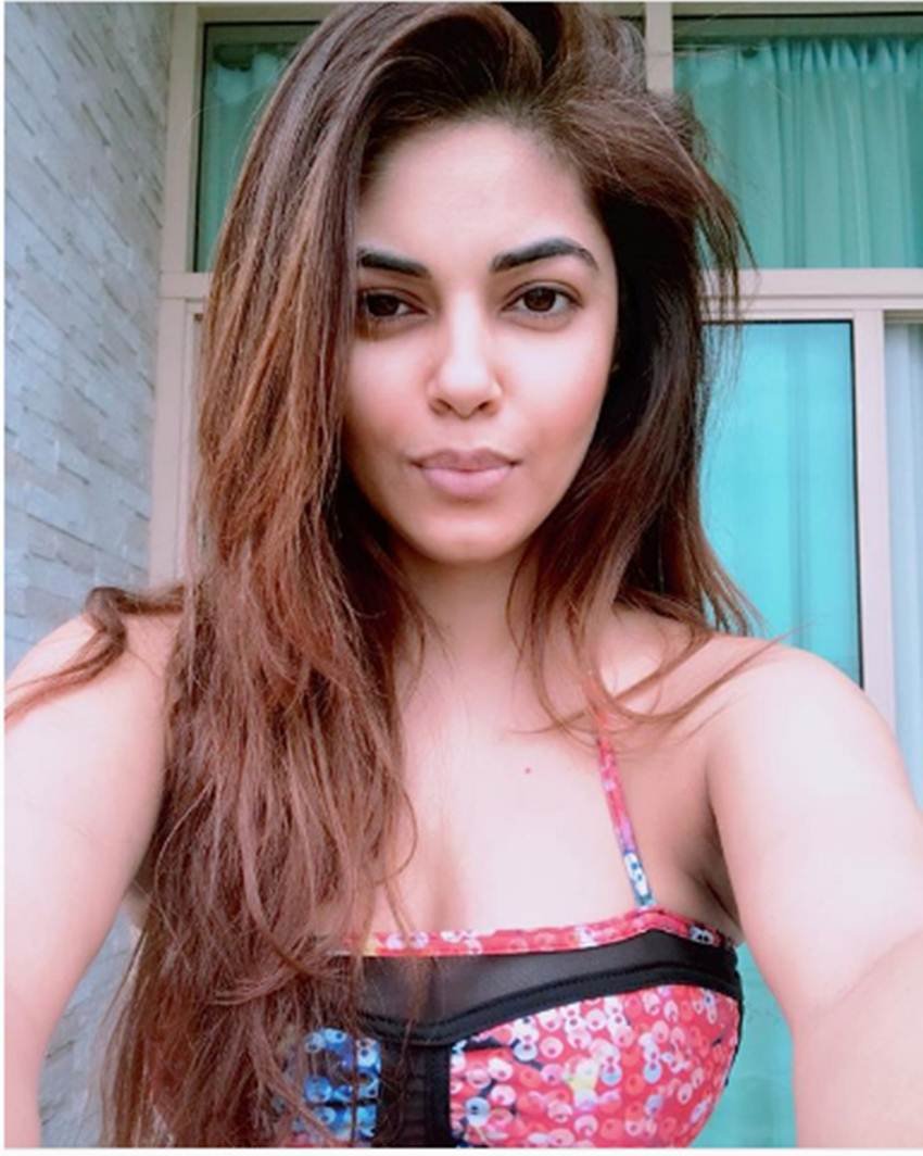 meera chopra, priyanka sister meera chopra, priyanka chopra cousin meera chopra, priyanka chopra cousin, priyanka chopra cousin meera chopra,meera chopra latest pics, meera chopra priyanka chopra, meera chopra priyanka sister, meeram chopra instagram