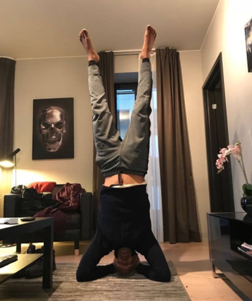 milind soman, film actor milind soman, bollywood actor milind soman, milind soman fitness in hindi, milind soman diet, milind soman workout and diet, workout regimen of milind soman in hindi, workout regimen of milind soman, milind soman fitness secrets, milind soman Photos, milind soman photo gallery, milind soman pictures, milind soman interview, milind soman diet secrets, milind soman health tips, health tips in hindi, jansatta