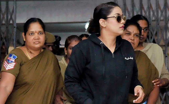 Bollywood, Bollywood drug, drug peddling, Mumait Khan, Fardeen Khan, Sanjay Dutt, Rahul Mahajan, Mamata Kulkarni, Shilpa Saklani, Apurva agnihotri, Vijay raaz, Drug Scandals, Drug Scandals Of Bollywood, Drug Scandals Ranbir Kapoor, Rahul Mahajan Drug, Drug Vijay Raaz, Celebrities Caught In Drug, Bollywood Drug Scandals