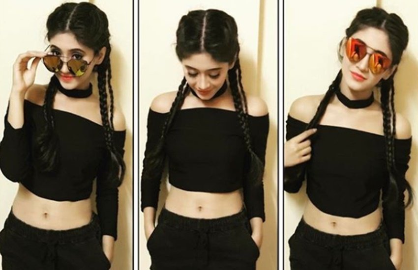 shivangi joshi, TV Actress shivangi joshi, actress shivangi joshi, kartik, nayra, mohseen khan, ye rista kya kahlata hai, tv serial, popular serial, on screen pair, greec, romantic couple, television news, jansatta