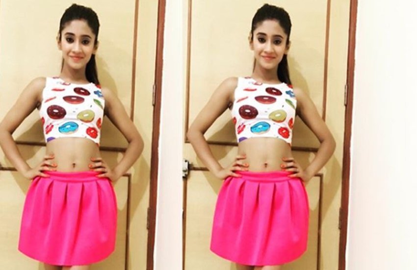 shivangi joshi, TV Actress shivangi joshi, actress shivangi joshi, kartik, nayra, mohseen khan, ye rista kya kahlata hai, tv serial, popular serial, on screen pair, greec, romantic couple, television news, jansatta