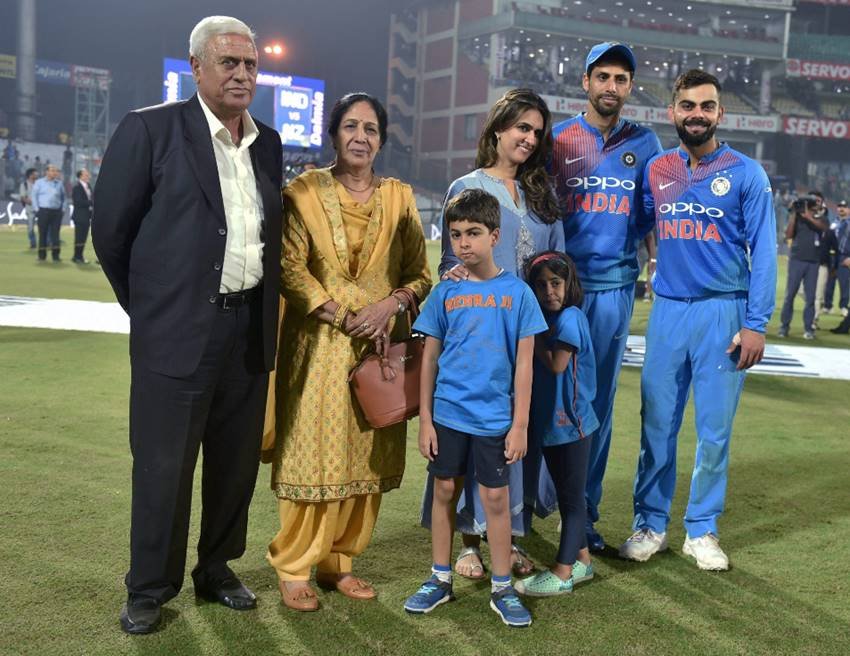 Ashish Nehra, Ashish Nehra India, India Ashish Nehra, Nehra India, India Nehra, ashish nehra farewell, India vs New Zealand, Ashish Nehra, Feroz Shah Kotla, Indian cricket team, 1st T20I, New Zealand cricket team, IND v NZ, cricket, nehra memorable journey, ashish nehra farewell, ashish nehra farewell photos, ashish nehra farewell pics, ashish nehra with rushma, aSHISH NEHRA love life, ashish nehra marriage, ashish nehra wife, ashish nehra girl friend