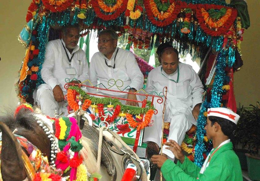 Bihar CM, Nitish Kumar, Dowry, know his life journey, JDU, Lalu Yadav, Sharad Yadav, Bihar Politics, Manju Sinha