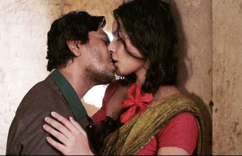 Julie 2, julie, Rai lakshmi, julie 2 actress, julie 2 hot scenes, julie 2 bold, julie 2 leak video, bollywood leak video, jansatta