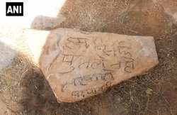 खूनी हुआ पद्मावती का विरोध: किले के अंदर झूलती लाश, साथ में नोट- हम सिर्फ पुतले नहीं लटकाते