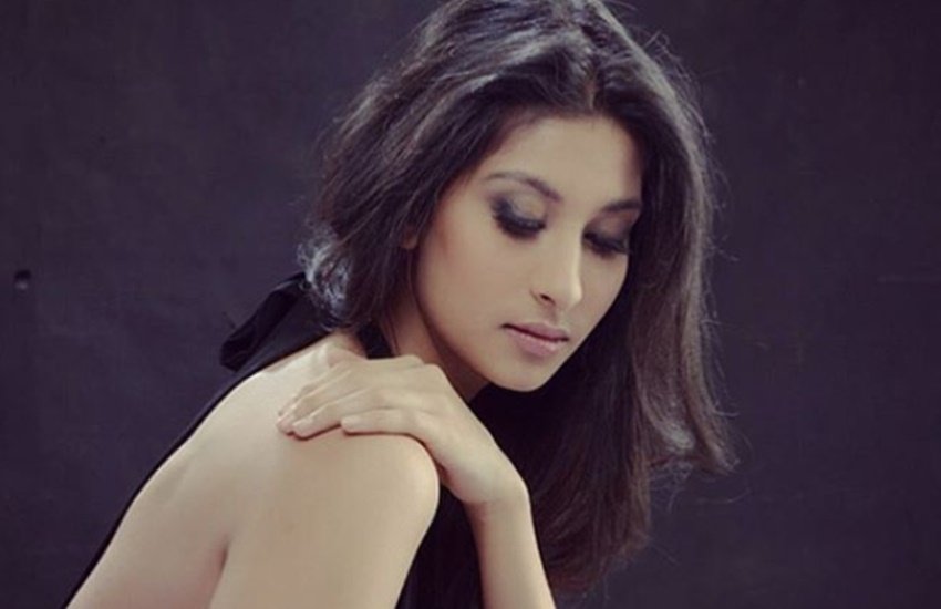 paloma dhillon, Poonam Dhillon’s Daughter, Poonam Dhillon, actress Poonam Dhillon, star kid paloma dhillon, bollywood, paloma dhillon internet sensation, sara ali khan, saif ali khan, jhanvi kapoor, shree devi, actress shree devi, jansatta
