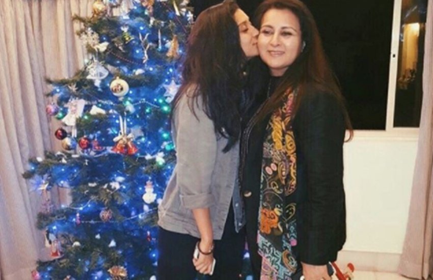 paloma dhillon, Poonam Dhillon’s Daughter, Poonam Dhillon, actress Poonam Dhillon, star kid paloma dhillon, bollywood, paloma dhillon internet sensation, sara ali khan, saif ali khan, jhanvi kapoor, shree devi, actress shree devi, jansatta