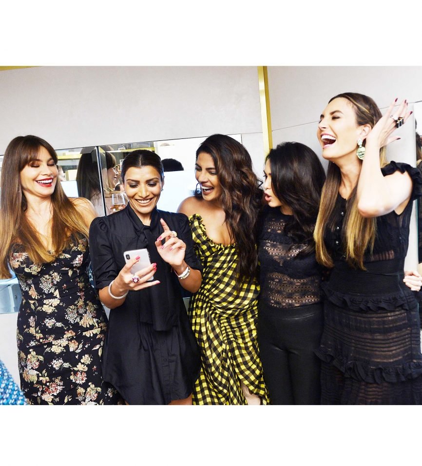 Priyanka Chopra, Priyanka Chopra latest photos, Priyanka Chopra Sofia Vergara, Sofia Vergara, Priyanka Chopra Sofia Vergara photos, Priyanka Chopra Sofia Vergara news, Priyanka Chopra hot photos, Elizabeth Hammer, Nazanin Boniadi, Mubina Rattonsey, Priyanka photos, entertainment news