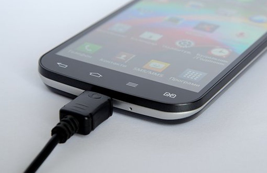 Smartphone, Smartphone usses, technology news, Find latest technology news, battery's health, battery's life, battery last longer, Smartphone battery usses. jansatta