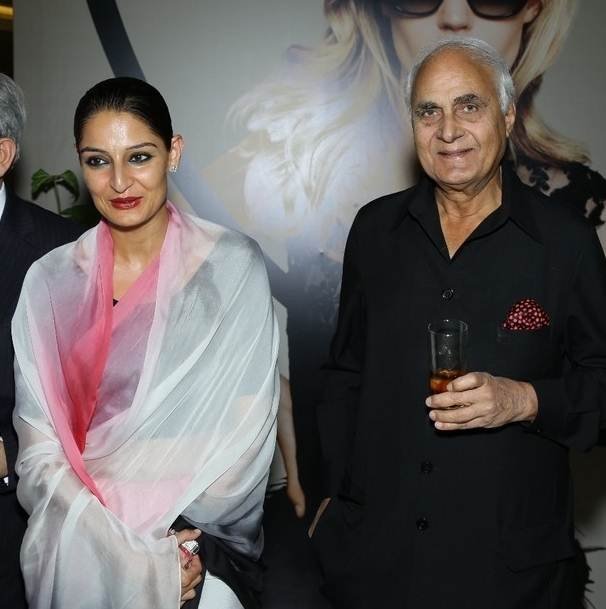 jayanti chauhan bisleri,isha ambani, Nisha Jagtiani, Ananyashree Birla, Vanisha-Mittal-Amit-Bhatia, Roshni Nadar, Piya singh, neerja birla, Naveen with daughter Yashashvini