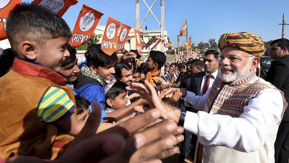  गुजरात में पीएम मोदी 