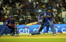 VIDEO: T20 क्रिकेट में यह कारनामा करने वाले दूसरे बल्लेबाज बने केरॉन पोलार्ड, अब सिर्फ क्रिस गेल ही आगे