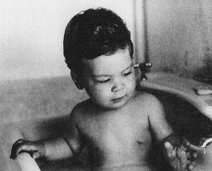 childhood photos of maneka gandhi, Sonia Gandhi, Rahul Gandhi childhood,Akhilesh Yadav Childhood Pic, Dimple yadav childhood, 14 november, Childrens day, indian politicians childhood photos, childrens day 2017, Childrens day 2017 speech, Childrens day images, Happy Childrens day,