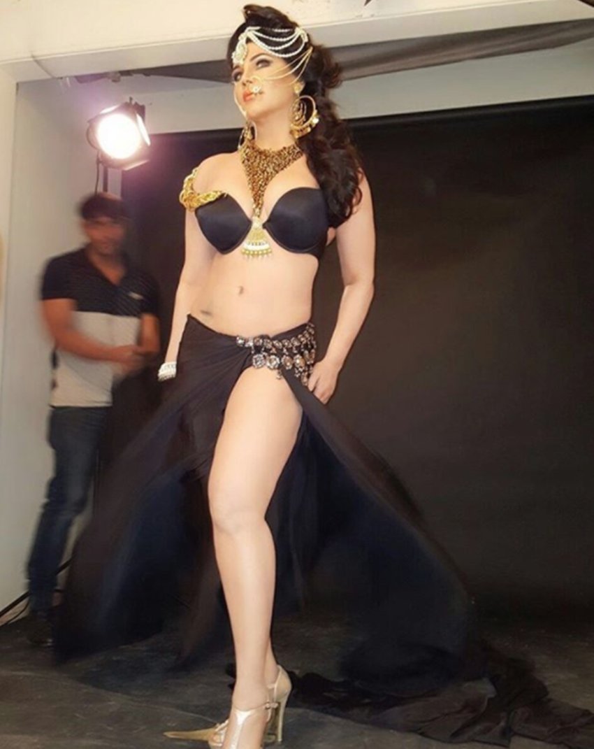 Rakhi Sawant, Rakhi Sawant Photos, Rakhi Sawant Comments, Rakhi Sawant Statements, Most Controversial Statements, Rakhi Sawant HD Wallpapers, Rakhi Sawant Instagram Account, Rakhi Sawant Movies, Rakhi Sawant Iteam Number Video