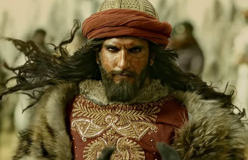 Ranveer Singh, Ranveer Singh First Time Ever Watches Himself In 3D, See How Ranveer Reacts On Padmavati Trailer, Ranveer Singh, Ranveer Singh, Padmavati, Padmavati releases on December 1, Padmavati Trailer 3D, Ranveer Singh, Ranveer Singh First Time Ever Watches Himself In 3D, See How Ranveer Reacts On Padmavati Trailer, Ranveer Singh, Ranveer Singh, Padmavati, Padmavati releases on December 1, Padmavati Trailer 3D, entertainment news in hindi, bollywood news in hindi
