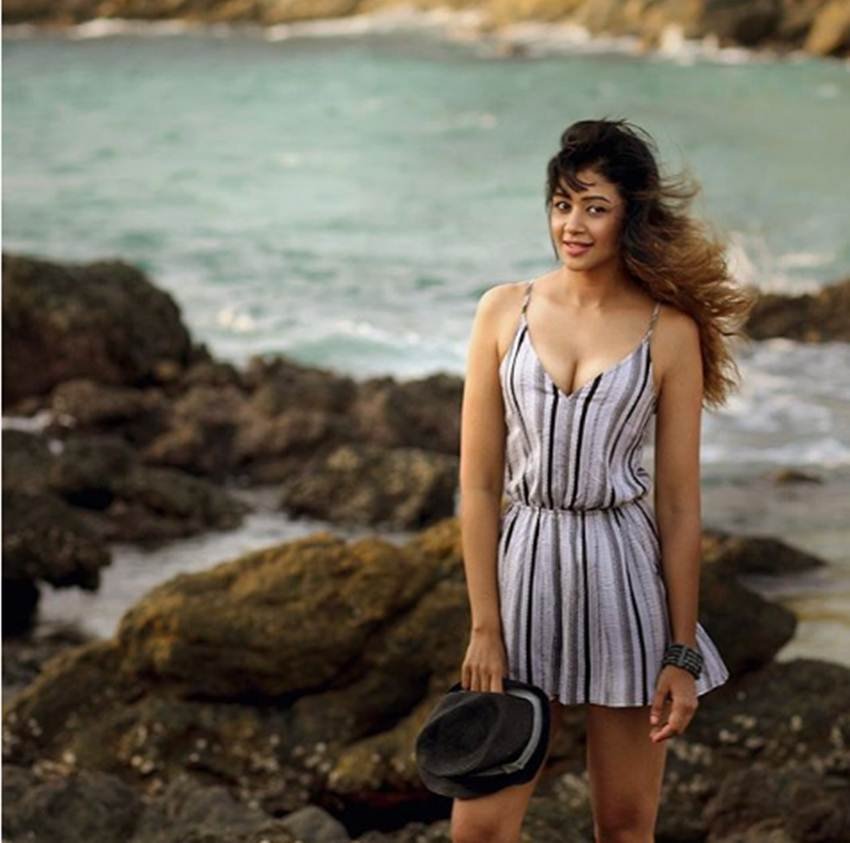 Health Minister Jaynarayan Vyas, Youtube, Facebook, Sapna Vyas Patel, sapna vyas patel, sapna vyas patel age, sapna vyas patel photos, sapna vyas patel workout, sapna vyas patel workout routine, sapna vyas patel instagram, sapna vyas patel instagram photo, sapna vyas patel pics, sapna vyas patel you tube