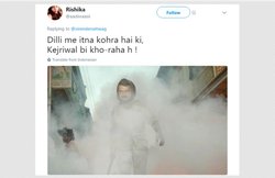 दिल्ली की स्मॉग पर वीरेंदर सहवाग ने ली चुटकी, Twitter यूजर्स ने केजरीवाल पर ली मौज!