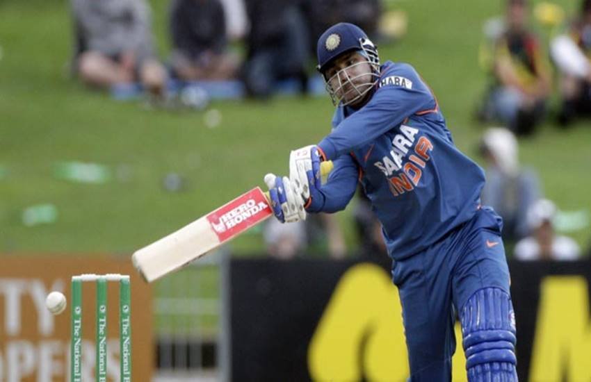 sehwag hit 26 run