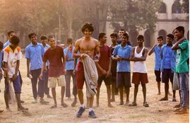 Shahid Kapoor, Shahid Kapoor brother, Shahid Kapoor bro Ishaan Khattar, Ishaan Khattar dancing viral video, Ishaan Khattar dancing on streets, streets of London, Shahid Kapoor bro proves that he is a superstar, Ishaan Khattar proves that he is a superstar, television news in hindi, entertainment news in hindi